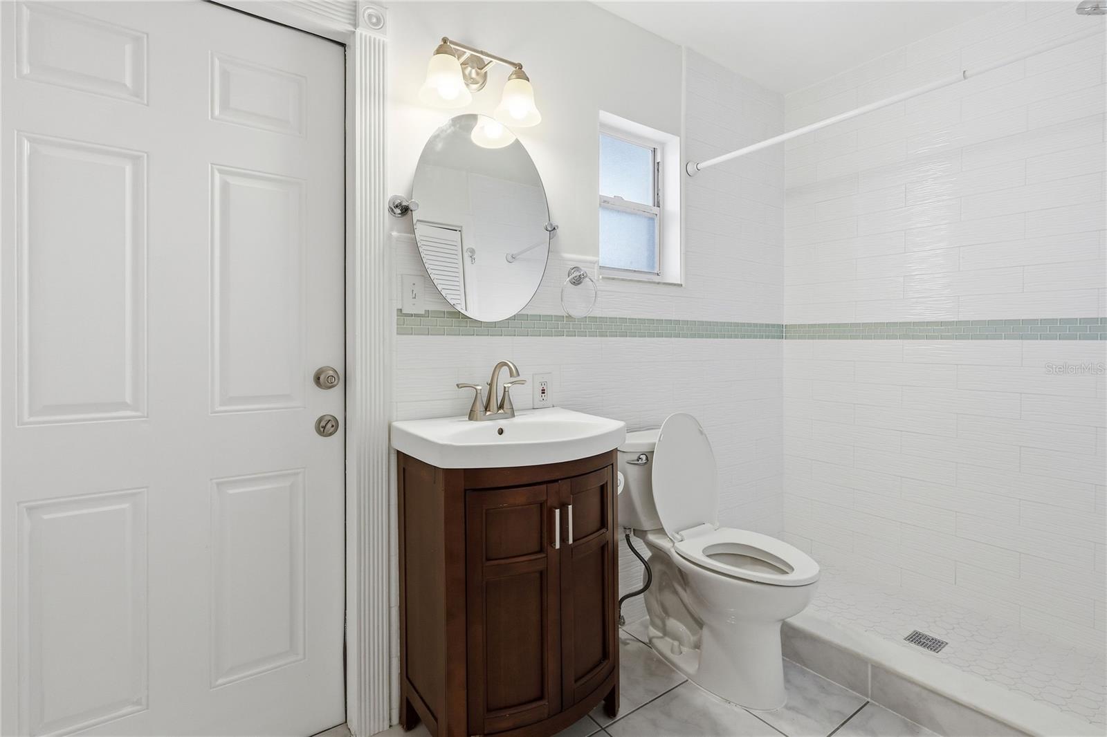 Image 23 of 29 For 3106 La Salle Street