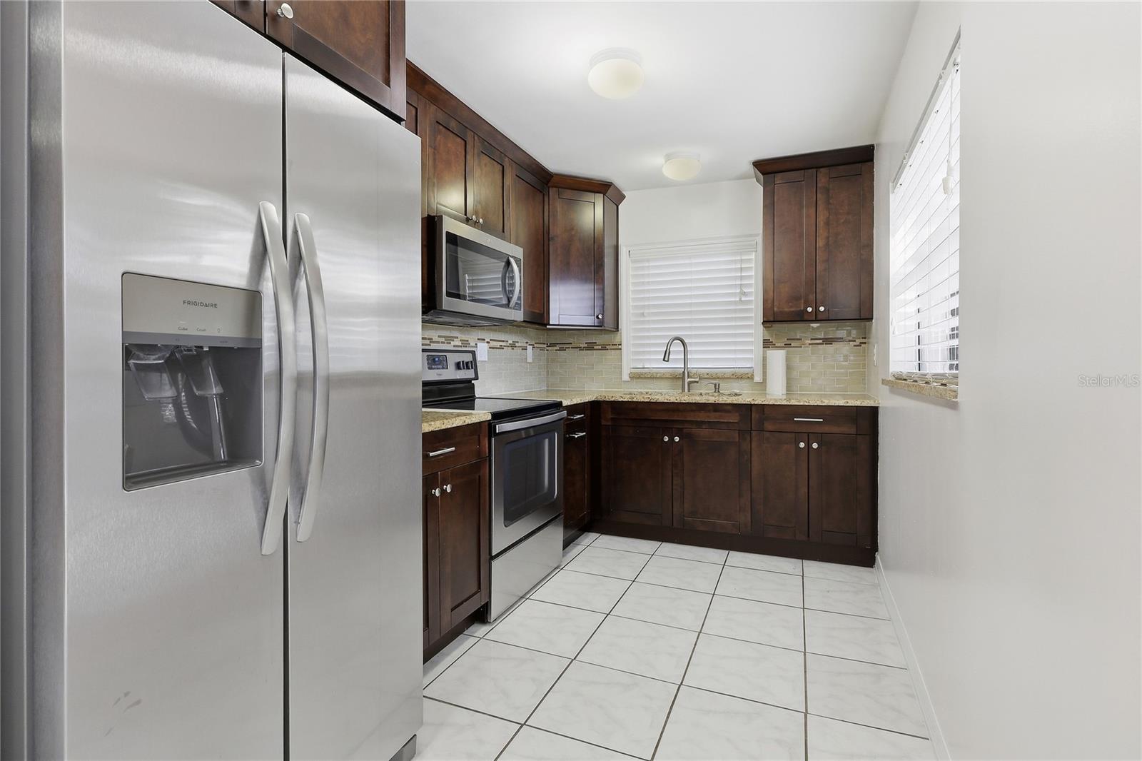 Image 7 of 29 For 3106 La Salle Street