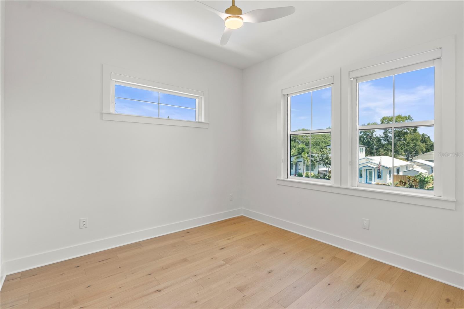 Image 17 of 44 For 921 12th Street N