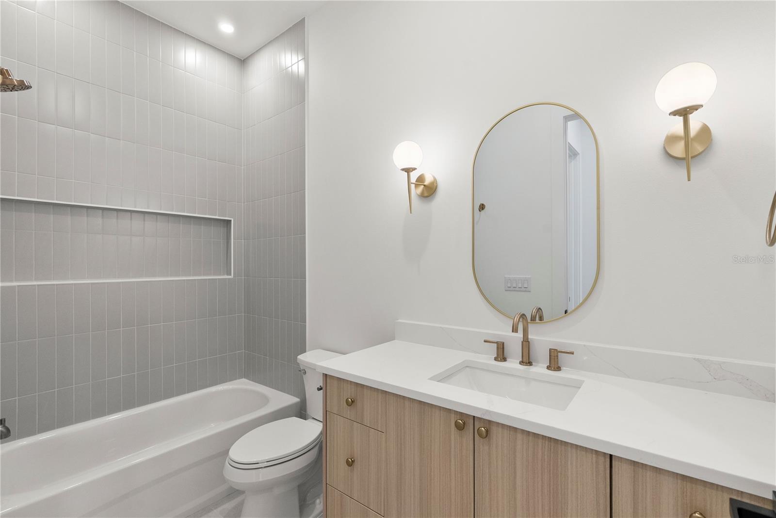 Image 22 of 44 For 921 12th Street N