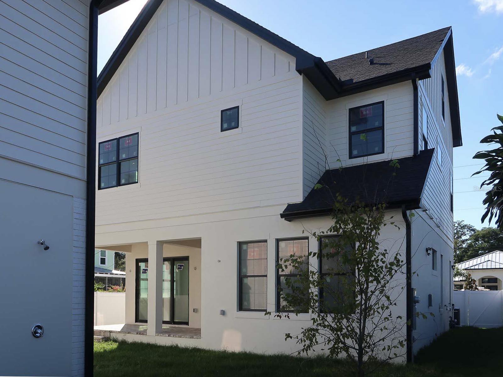 Image 4 of 44 For 921 12th Street N