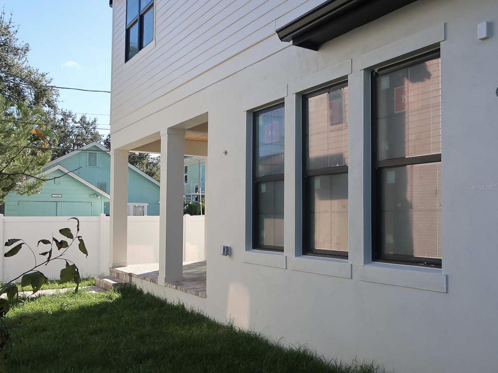 Image 5 of 44 For 921 12th Street N