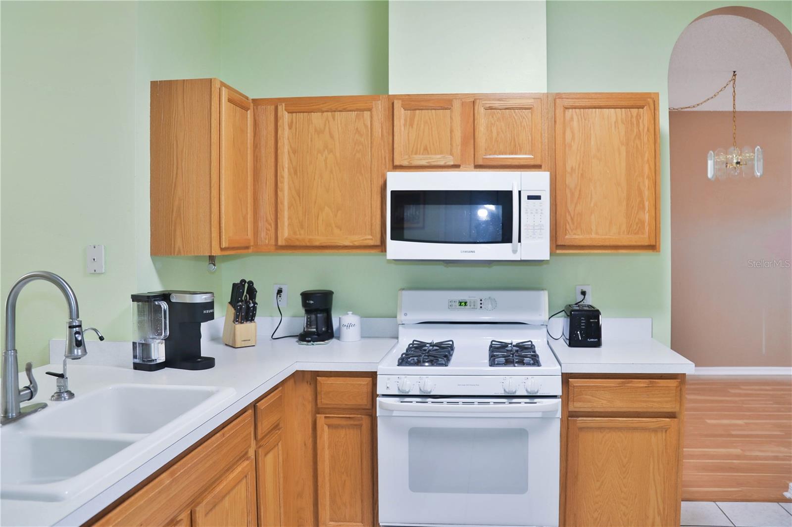 Listing photo id 2 for 10224 Grant Creek Drive