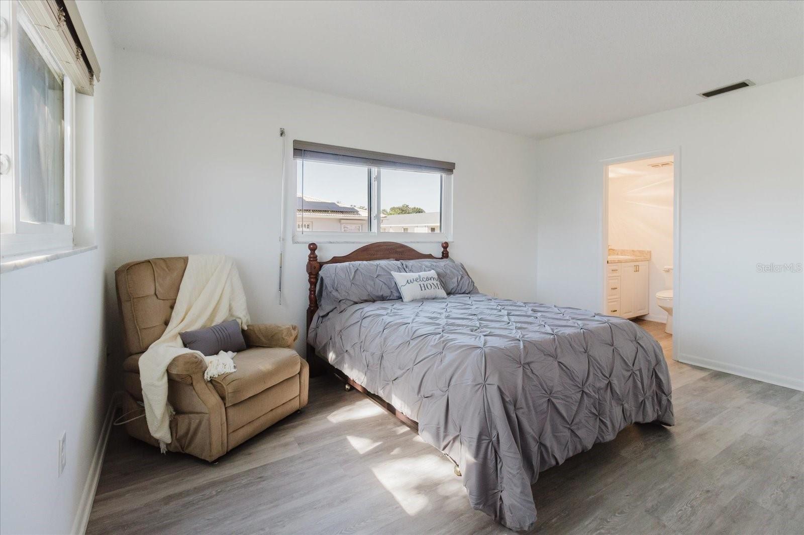 Image 13 of 70 For 5396 Acacia Trail N