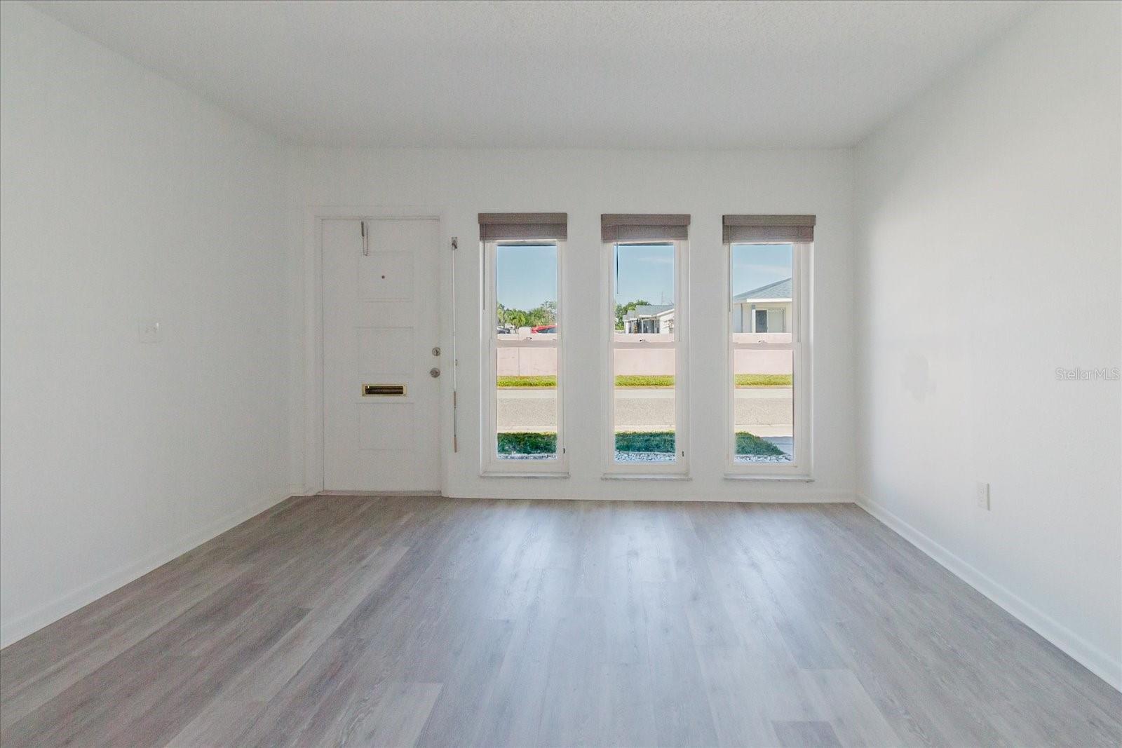 Image 3 of 70 For 5396 Acacia Trail N