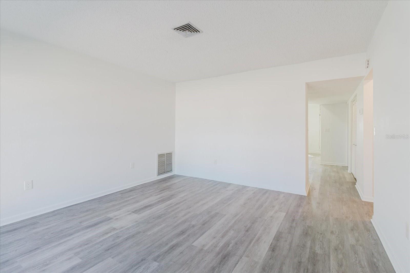 Image 4 of 70 For 5396 Acacia Trail N