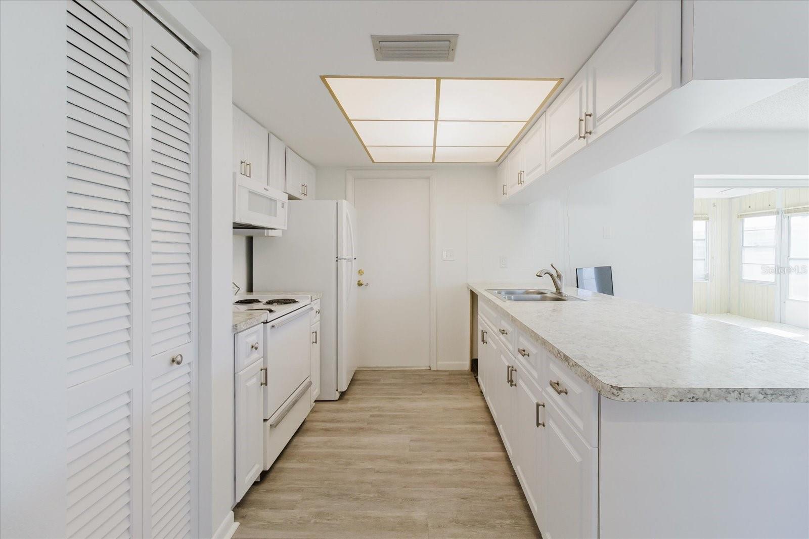 Image 5 of 70 For 5396 Acacia Trail N