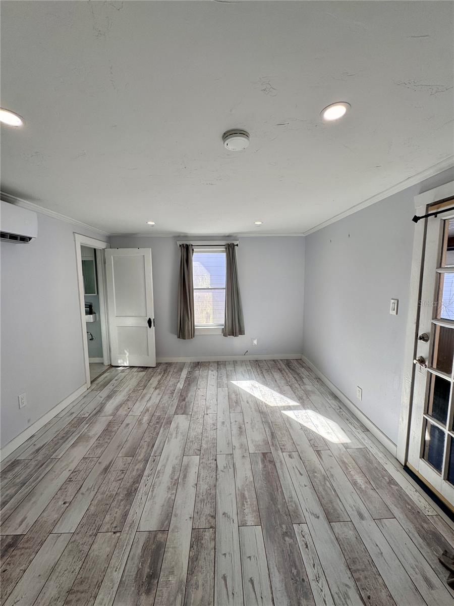 Image 3 of 6 For 622 Earle Avenue N