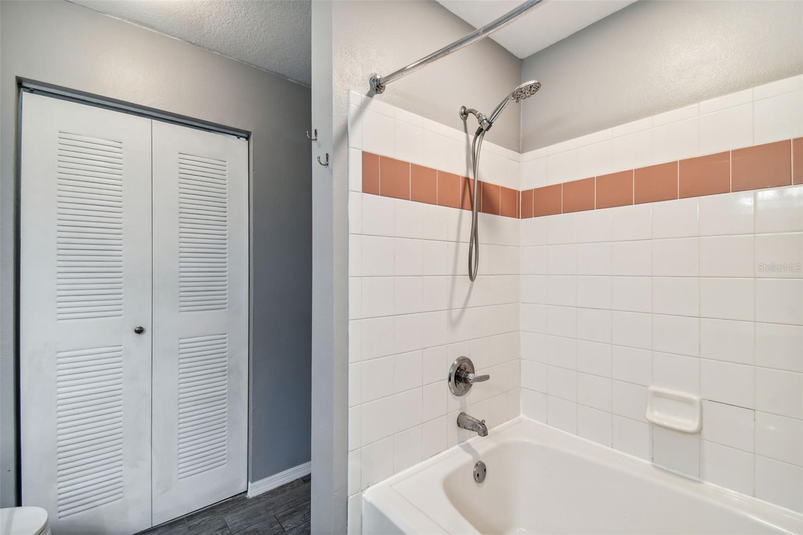 Image 21 of 47 For 10462 White Lake Court