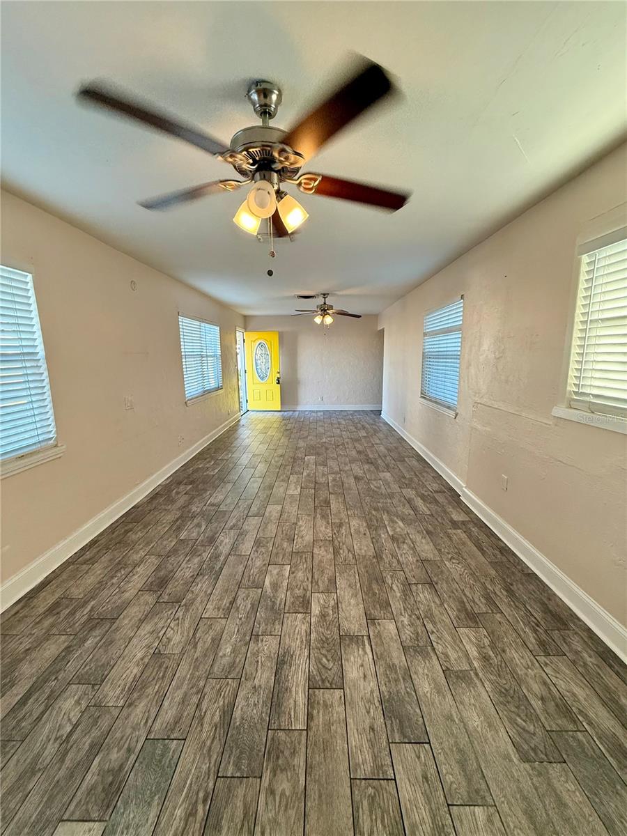 Image 5 of 16 For 7601 32nd Avenue N