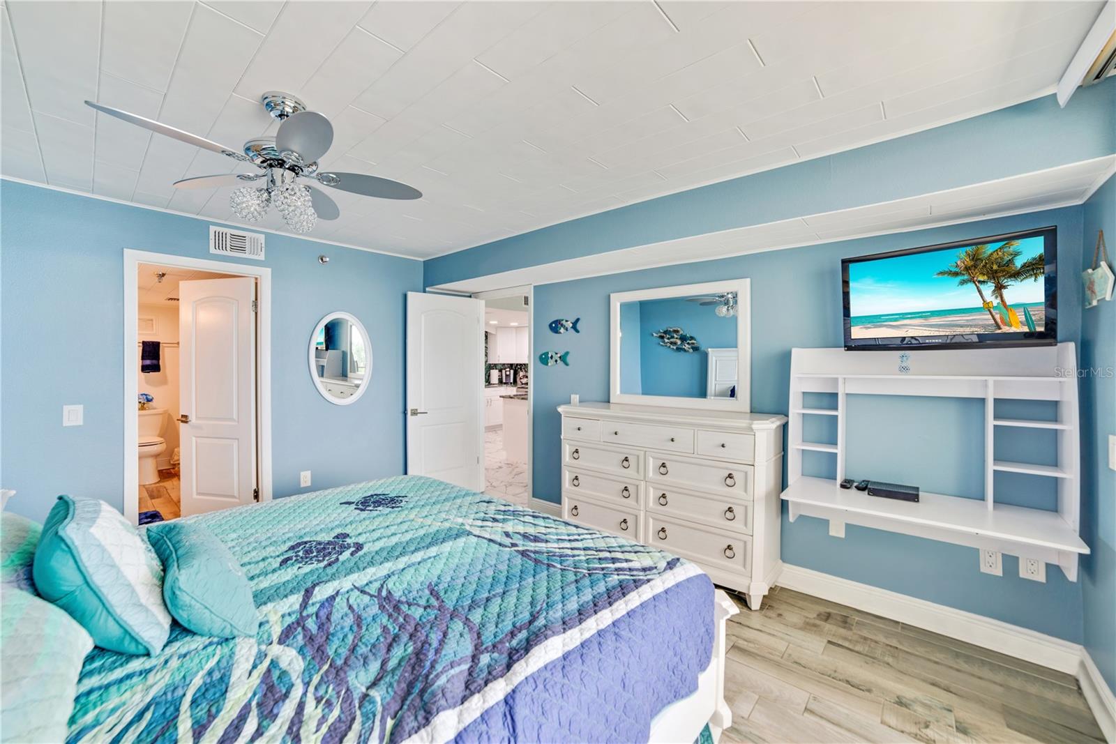 Image 18 of 44 For 5915 Sea Ranch Drive 314