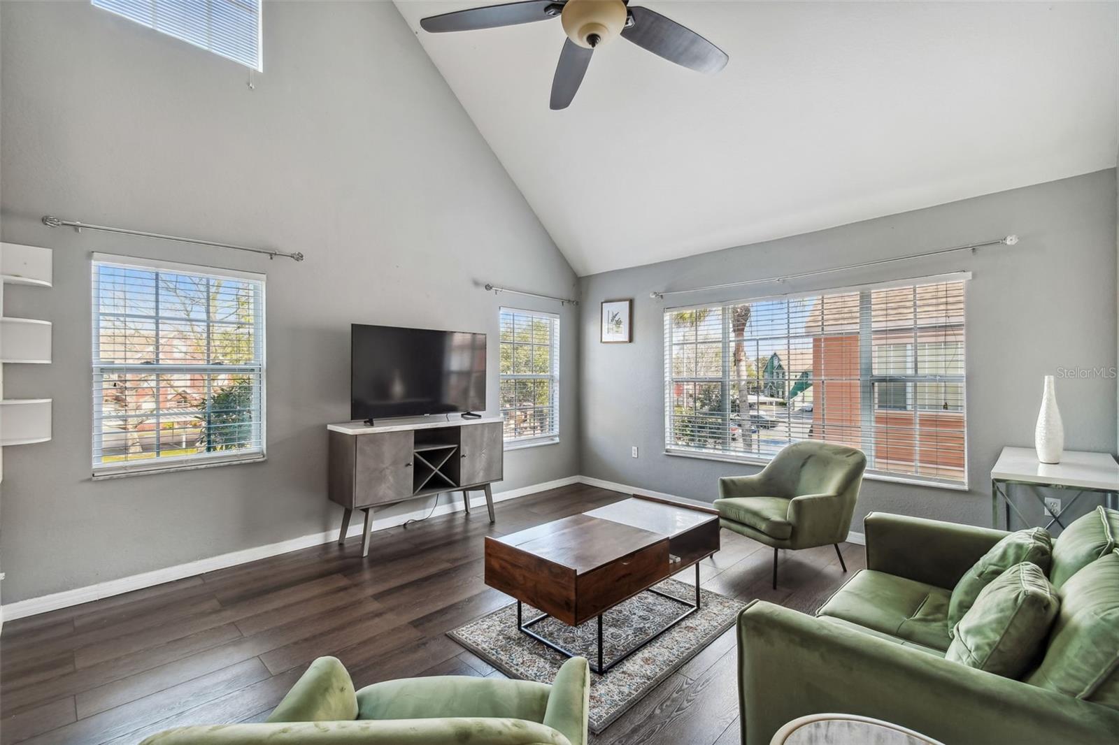 Image 7 of 57 For 10462 White Lake Court