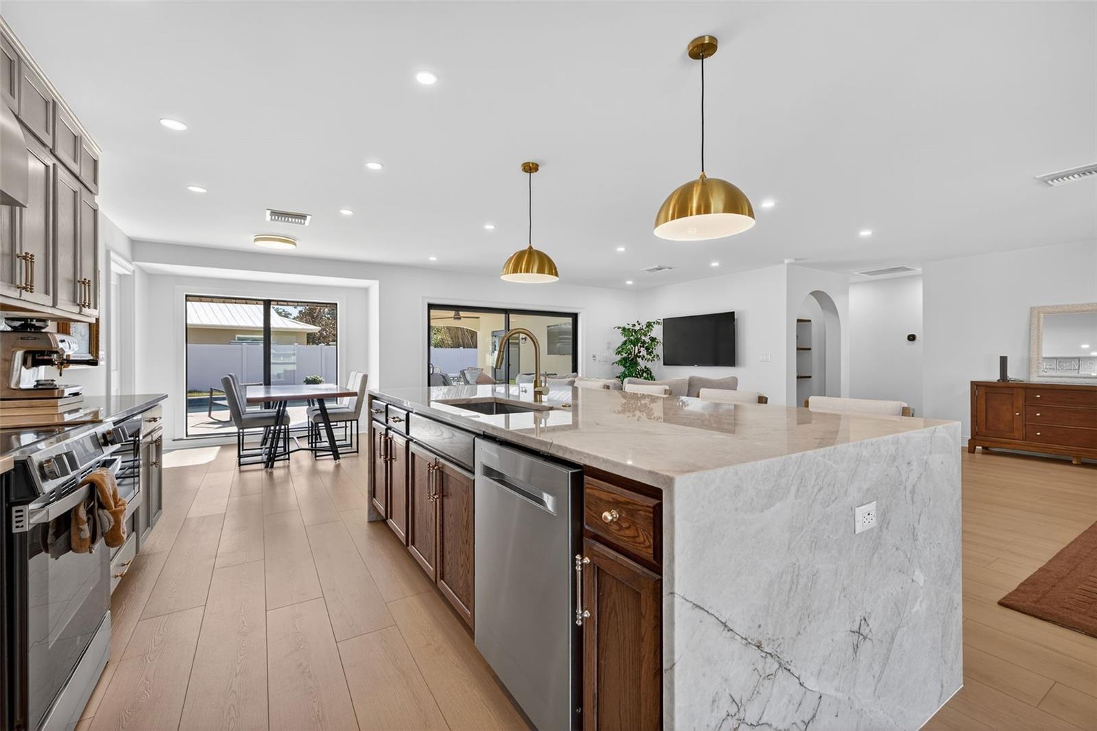 Image 19 of 44 For 13933 Cherry Creek Drive