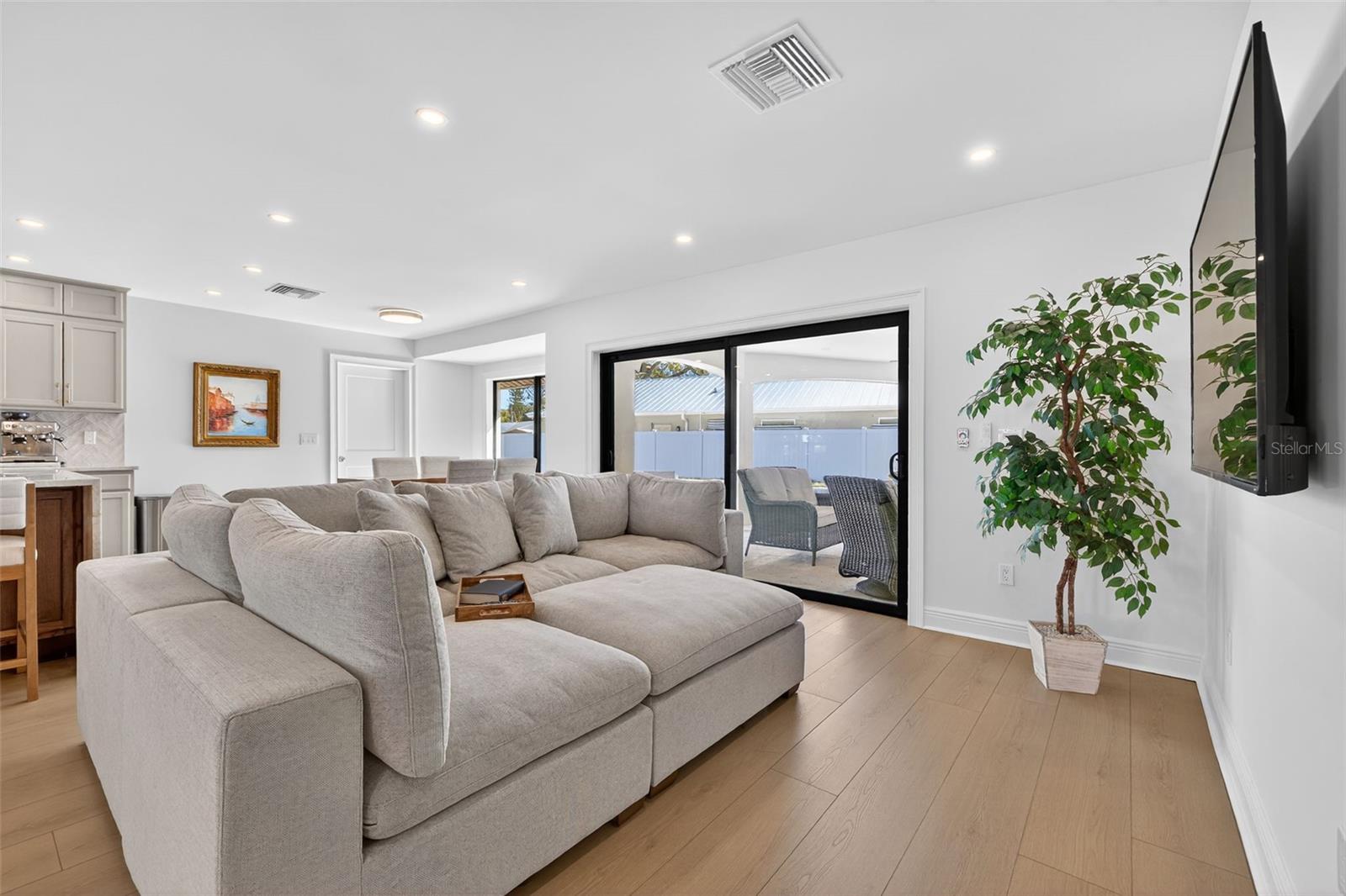 Image 22 of 44 For 13933 Cherry Creek Drive