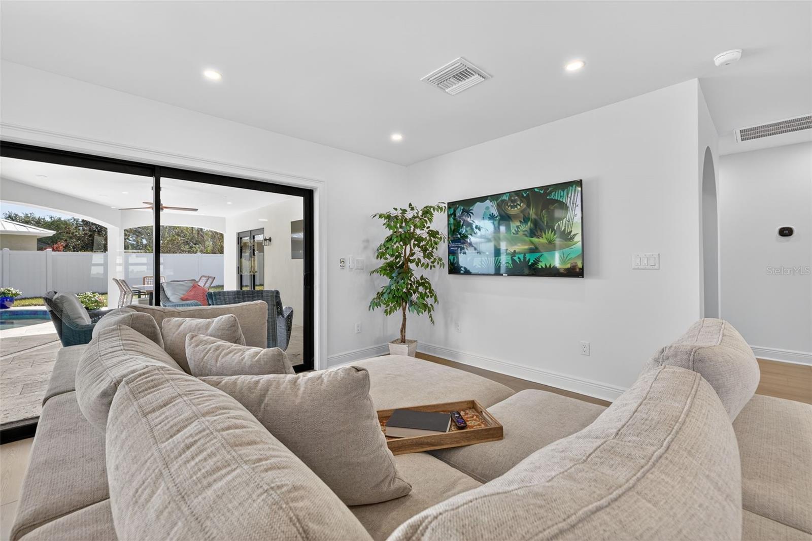 Image 23 of 44 For 13933 Cherry Creek Drive