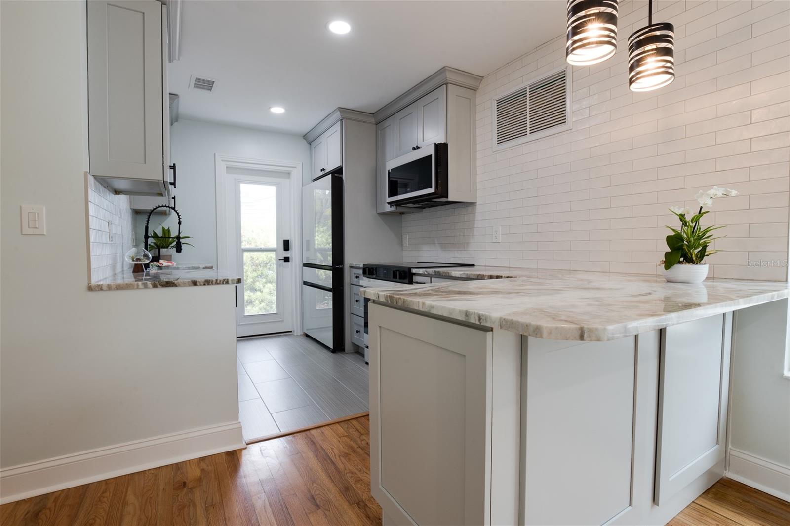 Image 11 of 61 For 229 Lime Circle S