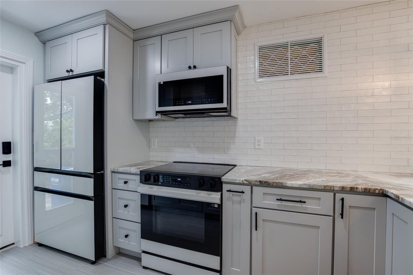 Image 13 of 61 For 229 Lime Circle S