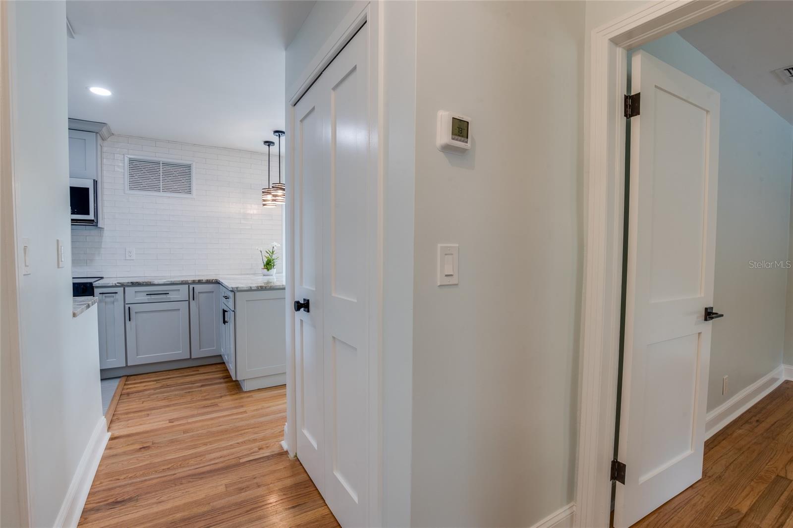 Image 27 of 61 For 229 Lime Circle S