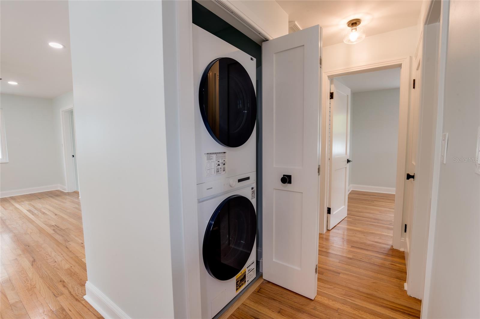 Image 31 of 61 For 229 Lime Circle S