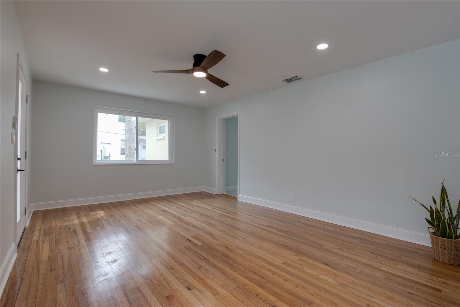 Image 33 of 61 For 229 Lime Circle S