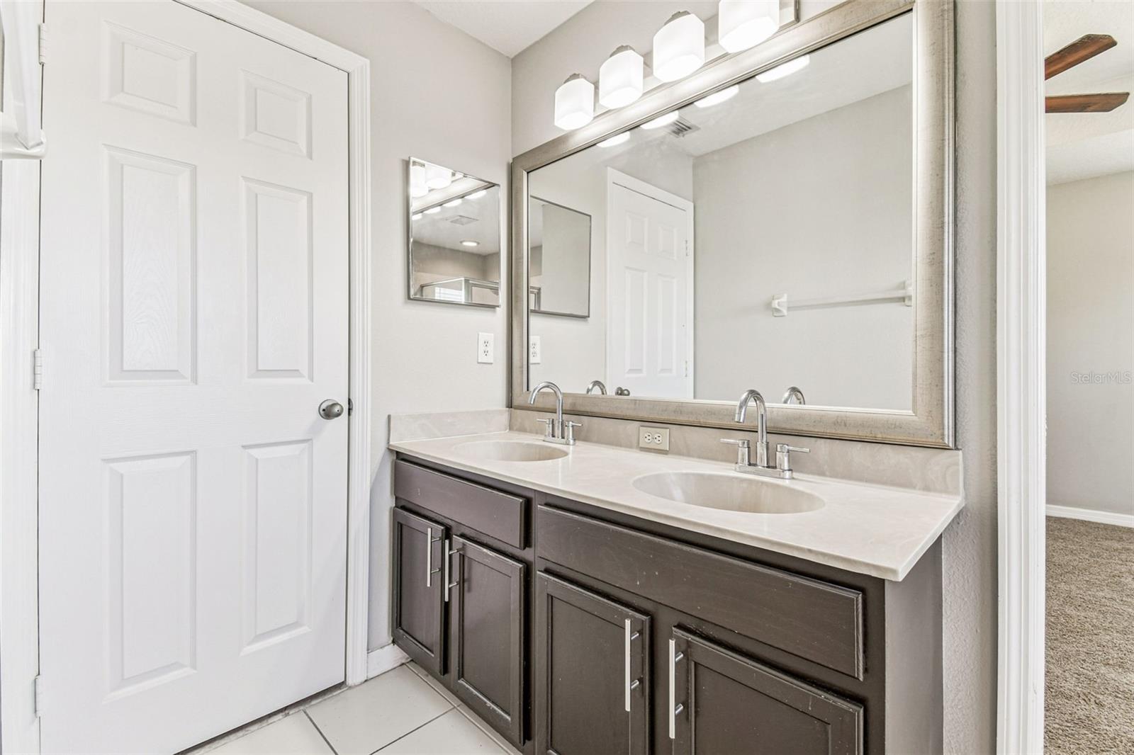 Image 28 of 47 For 11651 Declaration Drive