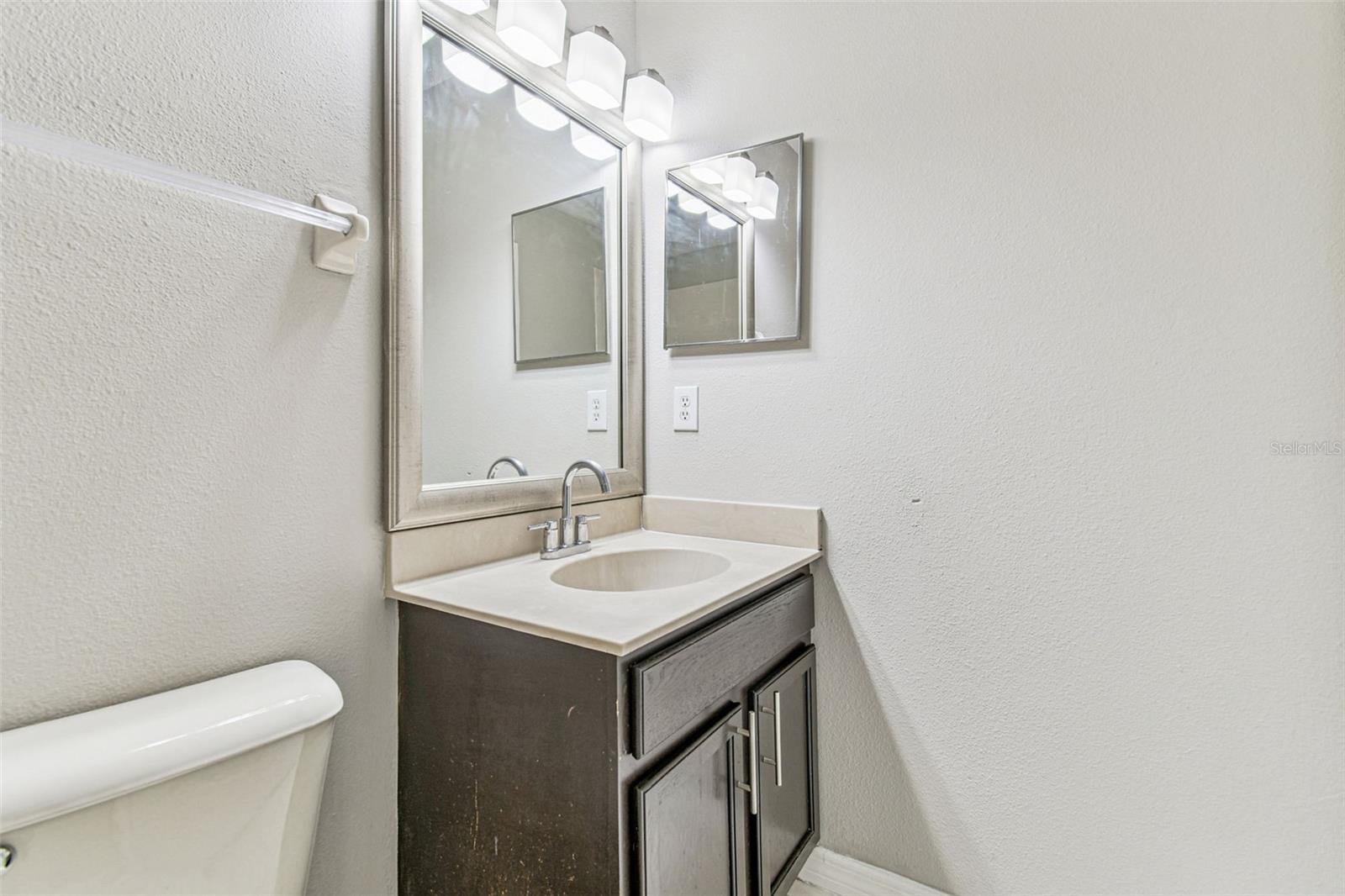 Image 32 of 47 For 11651 Declaration Drive