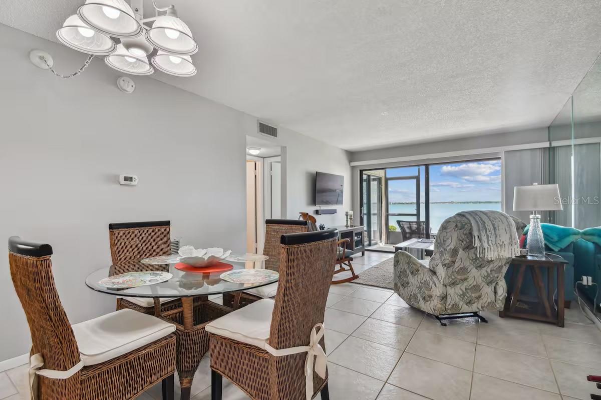 Image 10 of 25 For 6177 Sun Boulevard 109