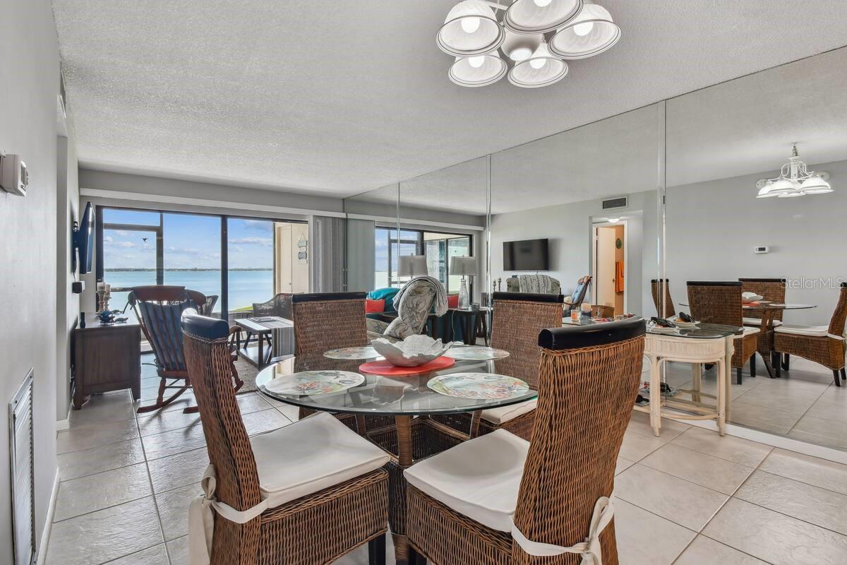 Image 12 of 25 For 6177 Sun Boulevard 109