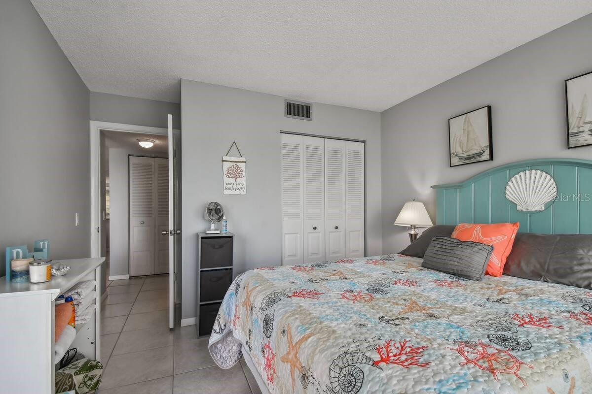 Image 19 of 25 For 6177 Sun Boulevard 109