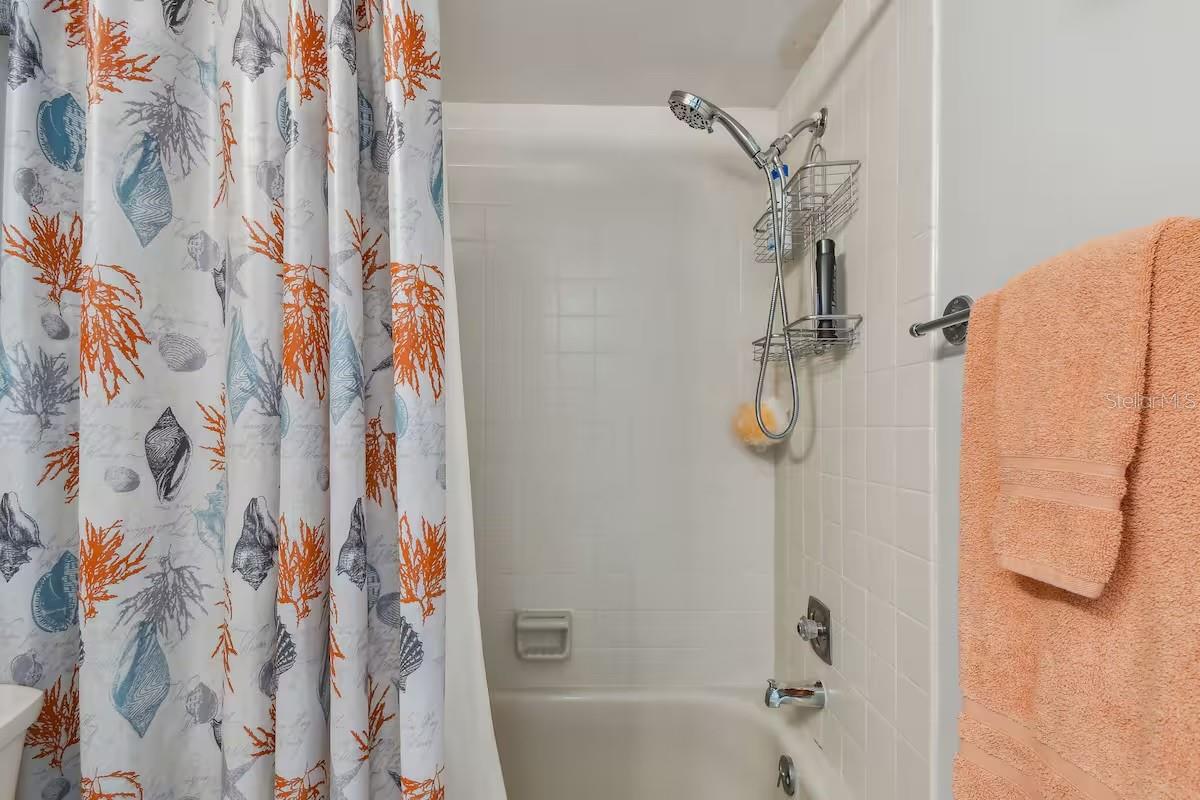 Image 21 of 25 For 6177 Sun Boulevard 109