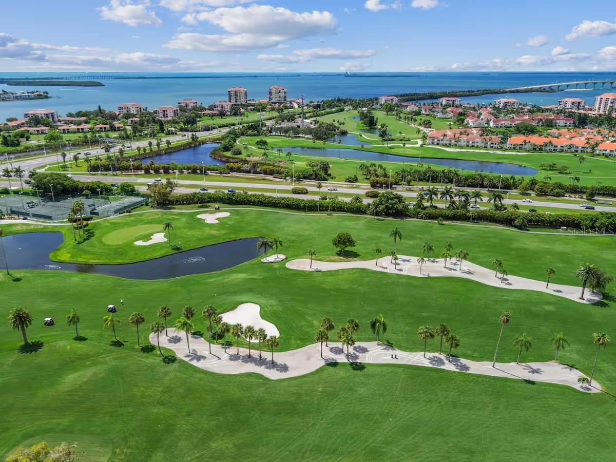 Image 4 of 25 For 6177 Sun Boulevard 109