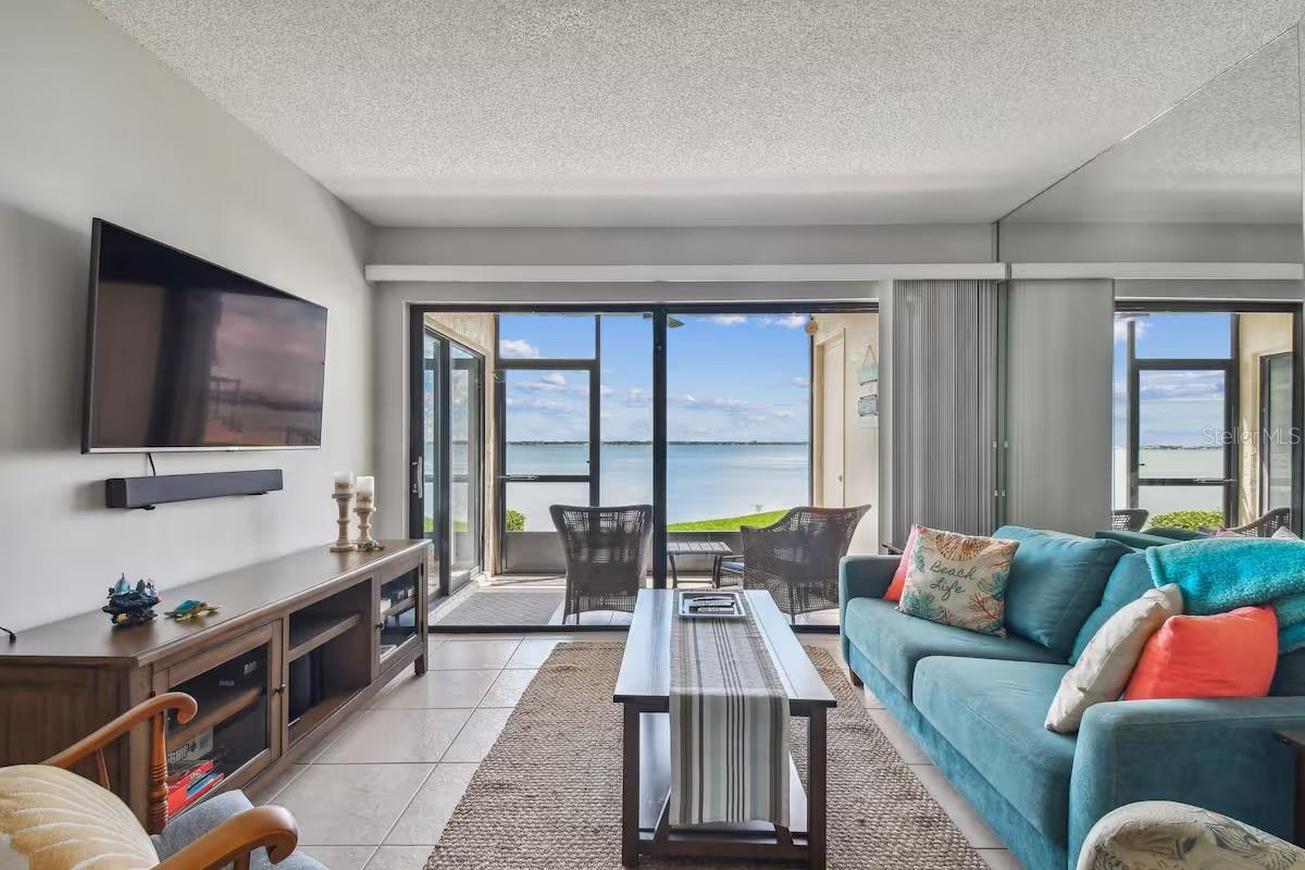 Image 7 of 25 For 6177 Sun Boulevard 109