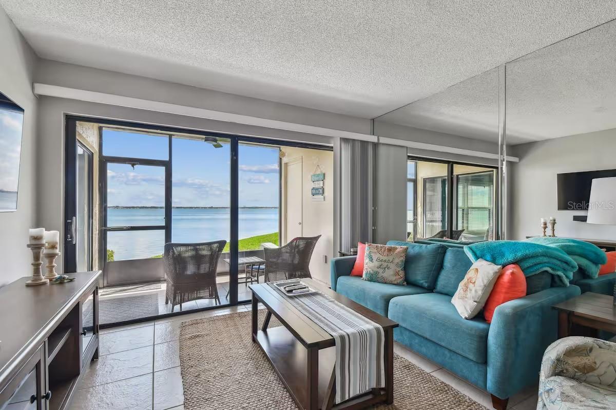 Image 8 of 25 For 6177 Sun Boulevard 109