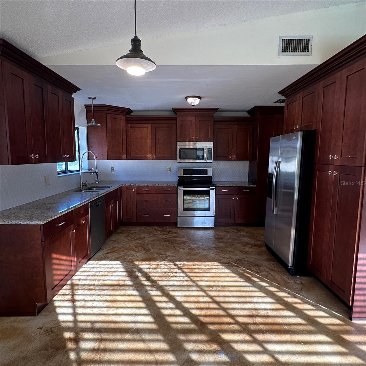 Image 7 of 21 For 5005 Leon Drive