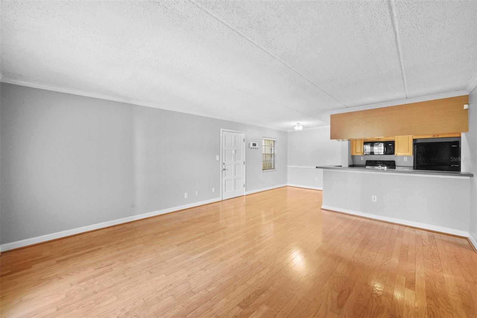 Image 13 of 55 For 108 Alameda Court 236