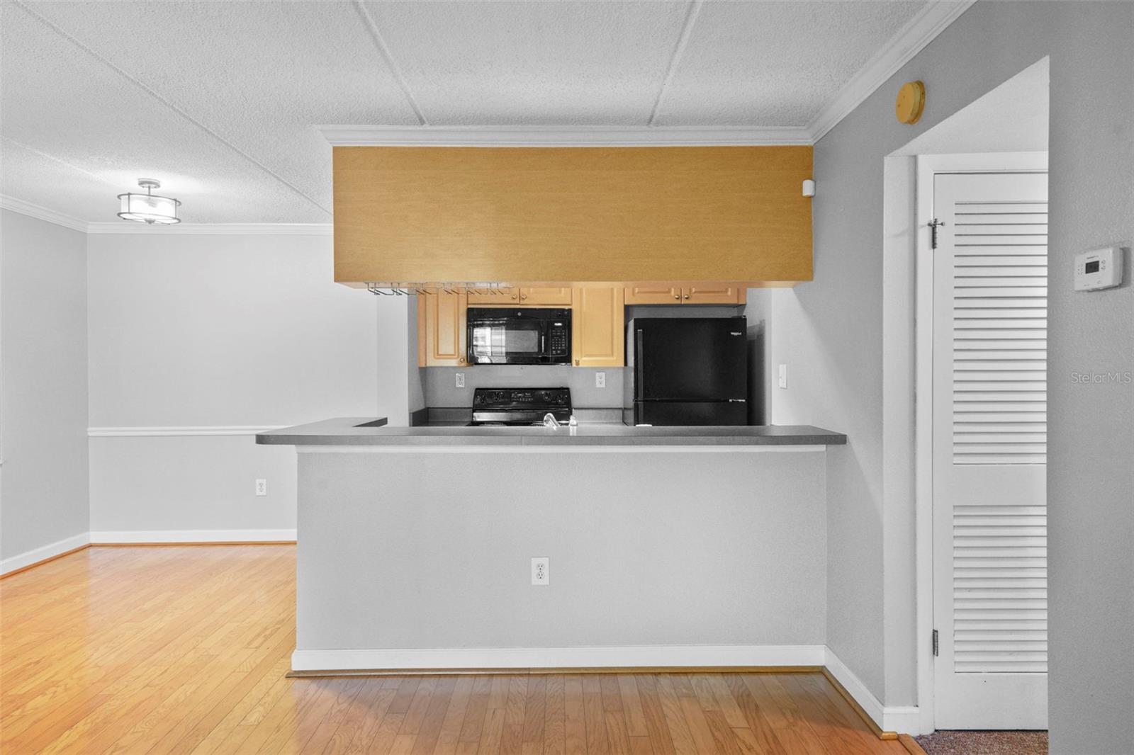 Image 15 of 55 For 108 Alameda Court 236