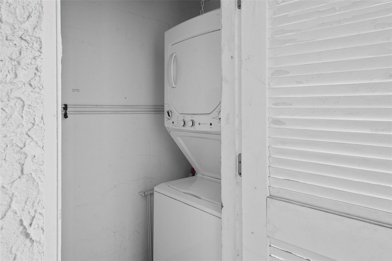 Image 30 of 55 For 108 Alameda Court 236