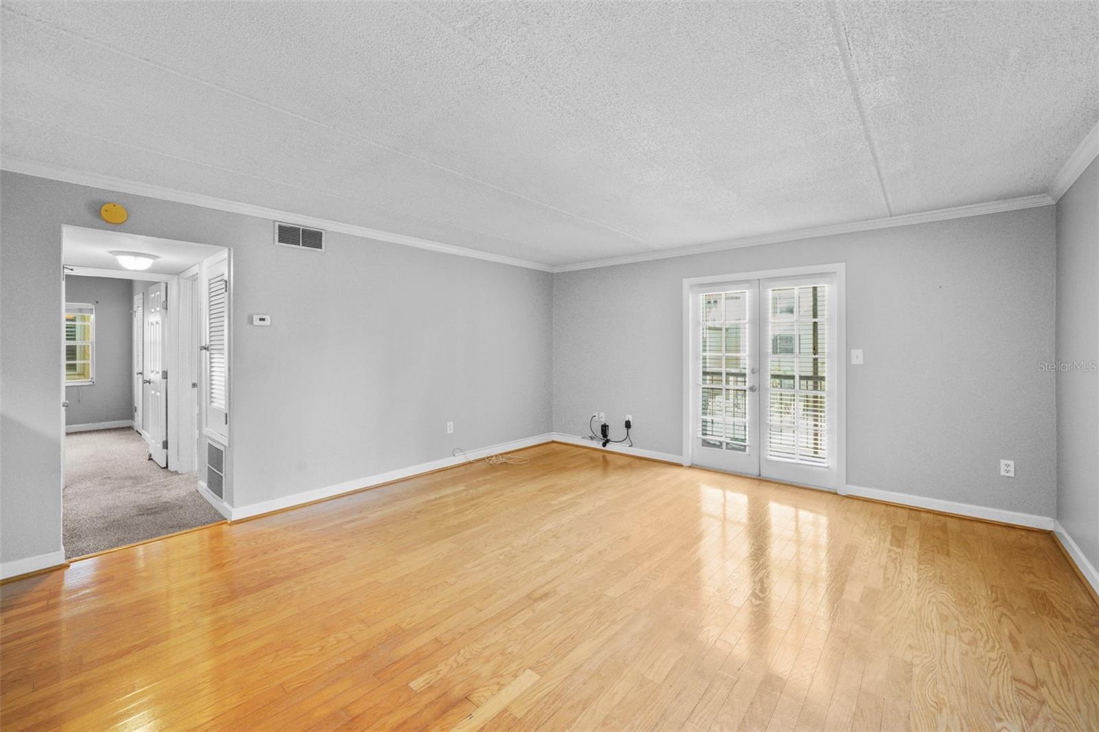 Image 8 of 55 For 108 Alameda Court 236