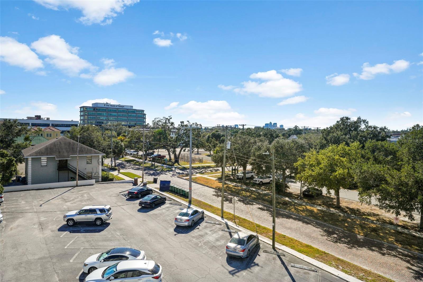 Image 13 of 37 For 406 Cedar Avenue 408