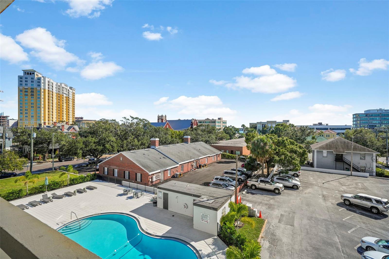 Image 3 of 37 For 406 Cedar Avenue 408