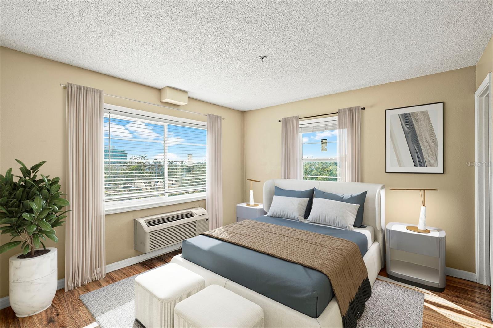 Image 30 of 37 For 406 Cedar Avenue 408