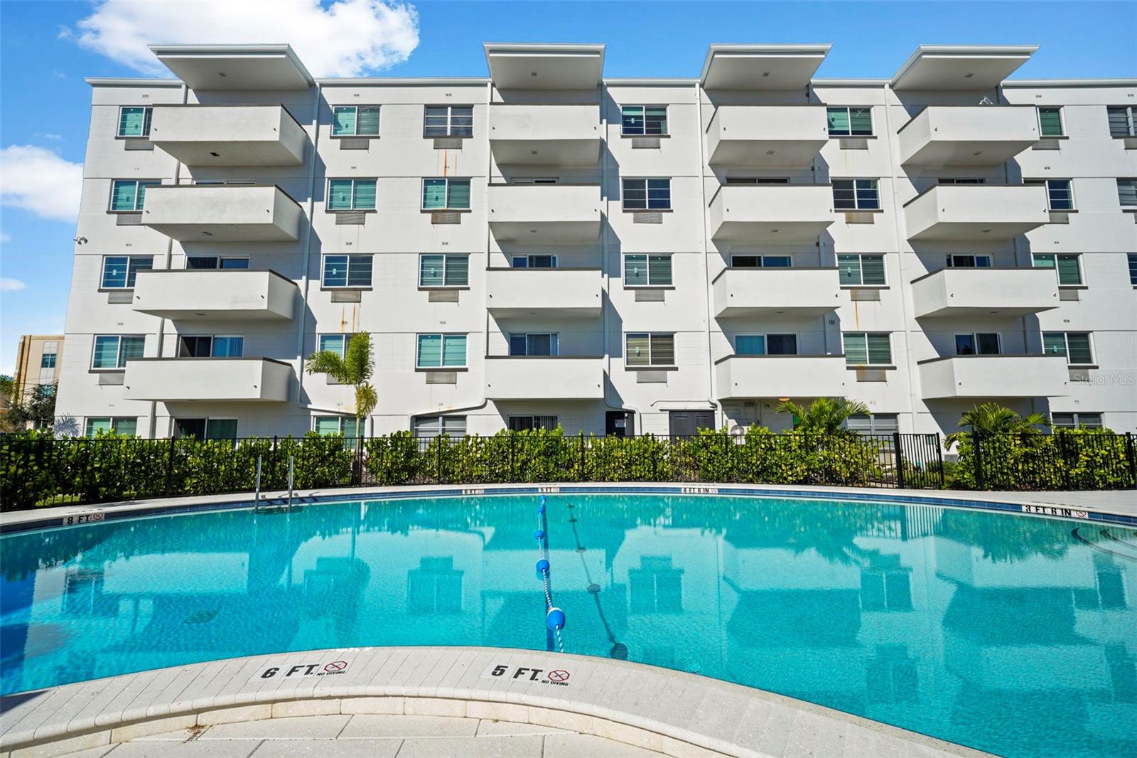 Image 4 of 37 For 406 Cedar Avenue 408