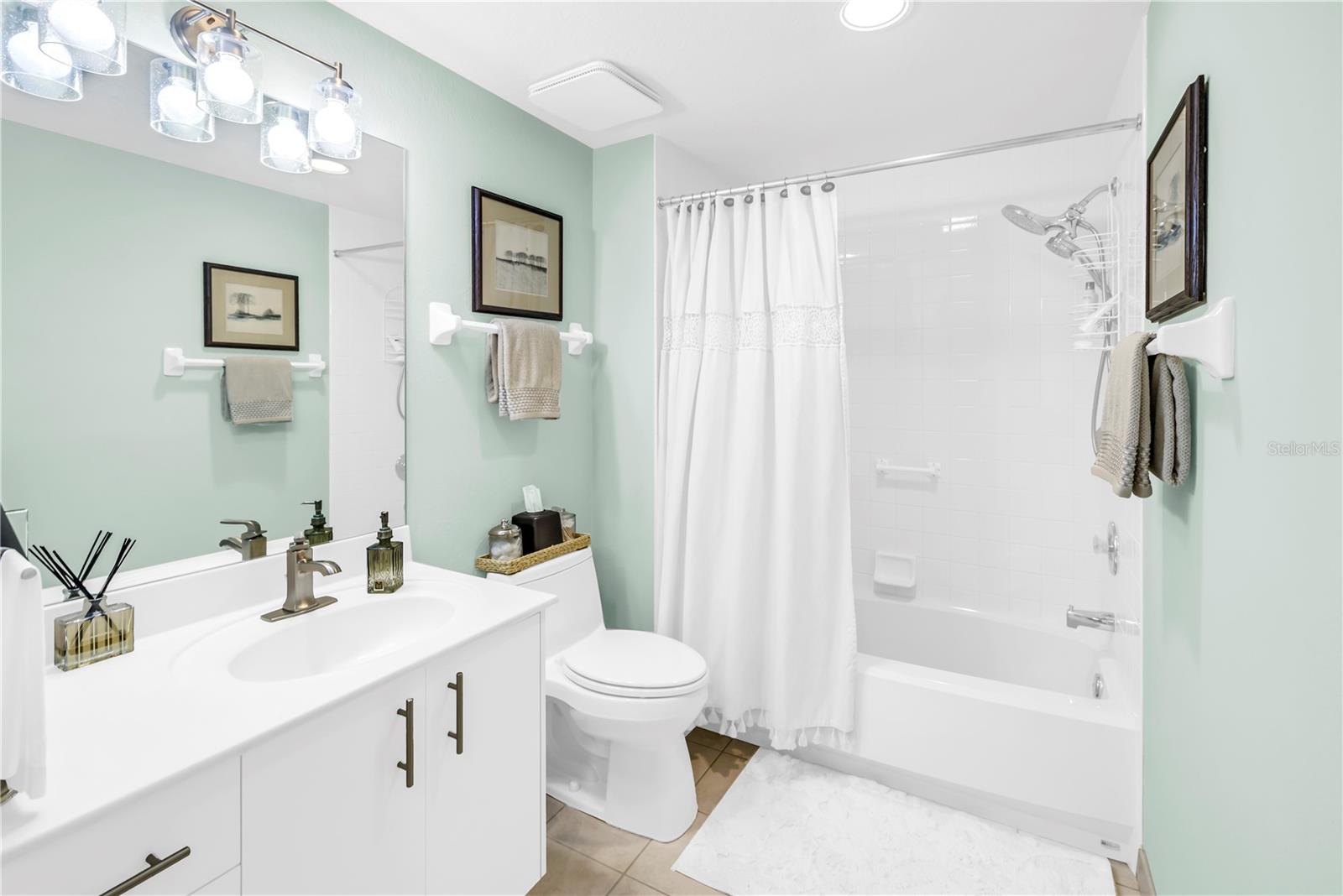 Image 10 of 38 For 4801 Osprey Drive S 303