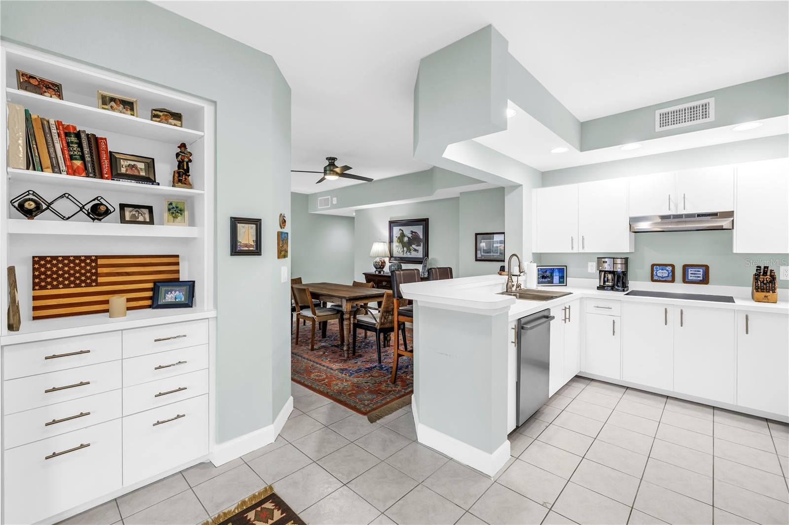 Image 18 of 38 For 4801 Osprey Drive S 303