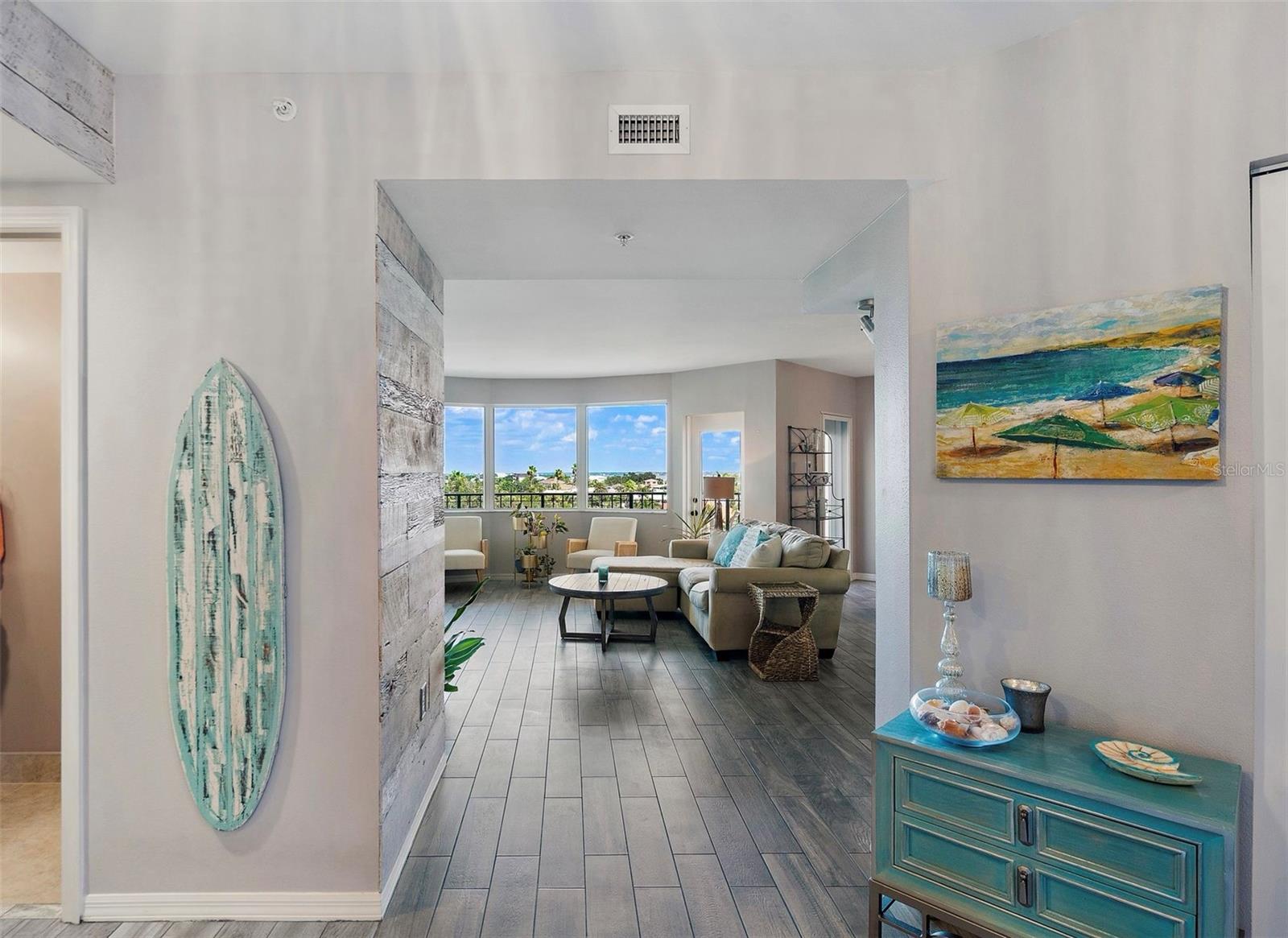 Image 2 of 50 For 670 Island Way 500