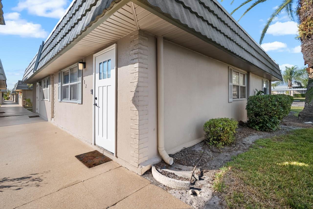 Image 2 of 36 For 1802 Bedford Terrace 182