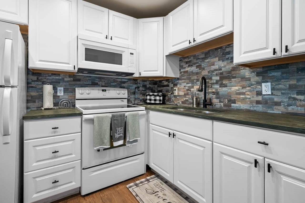 Image 9 of 36 For 1802 Bedford Terrace 182