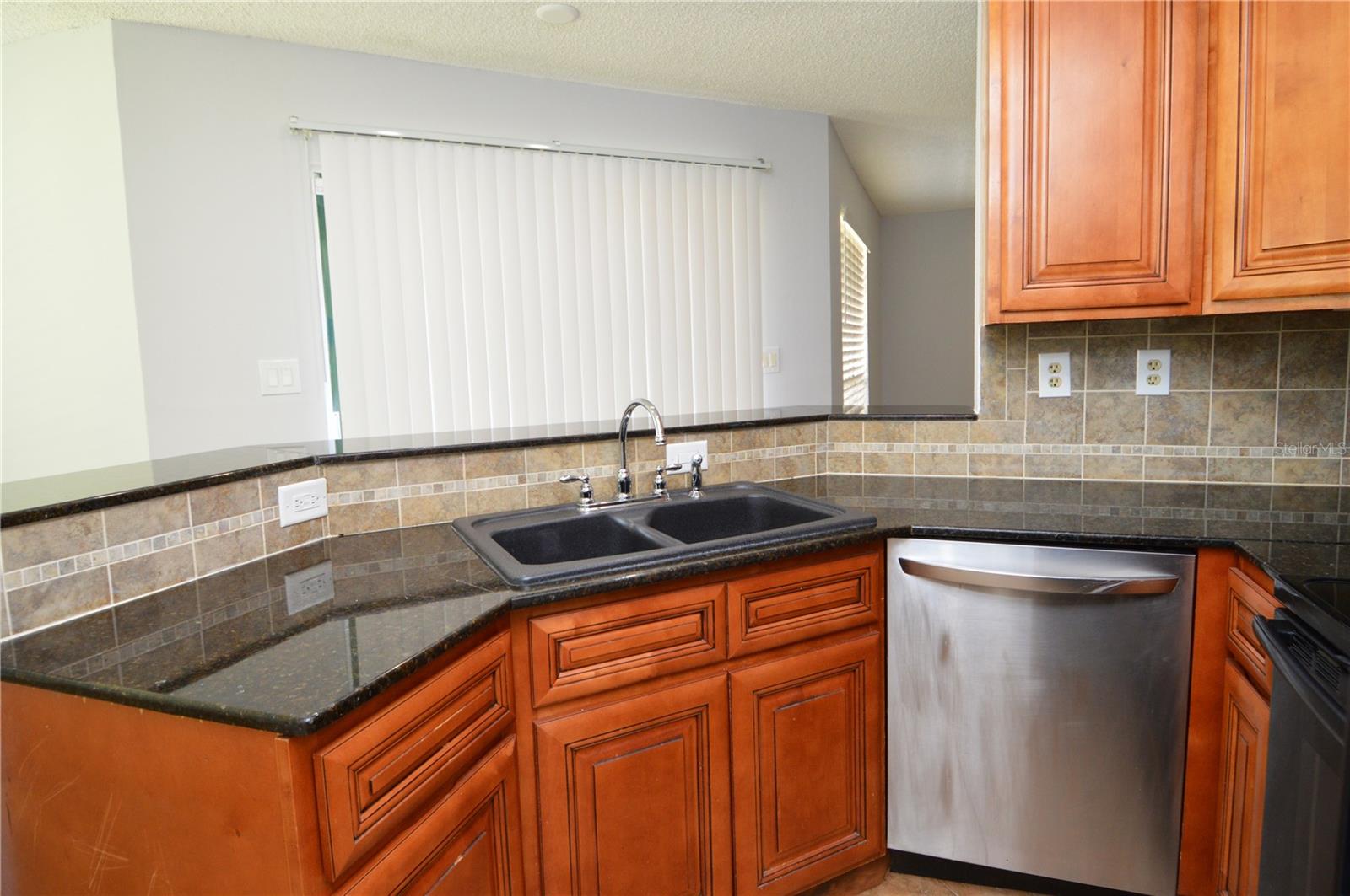 Image 11 of 100 For 8613 Mallard Reserve Drive 102