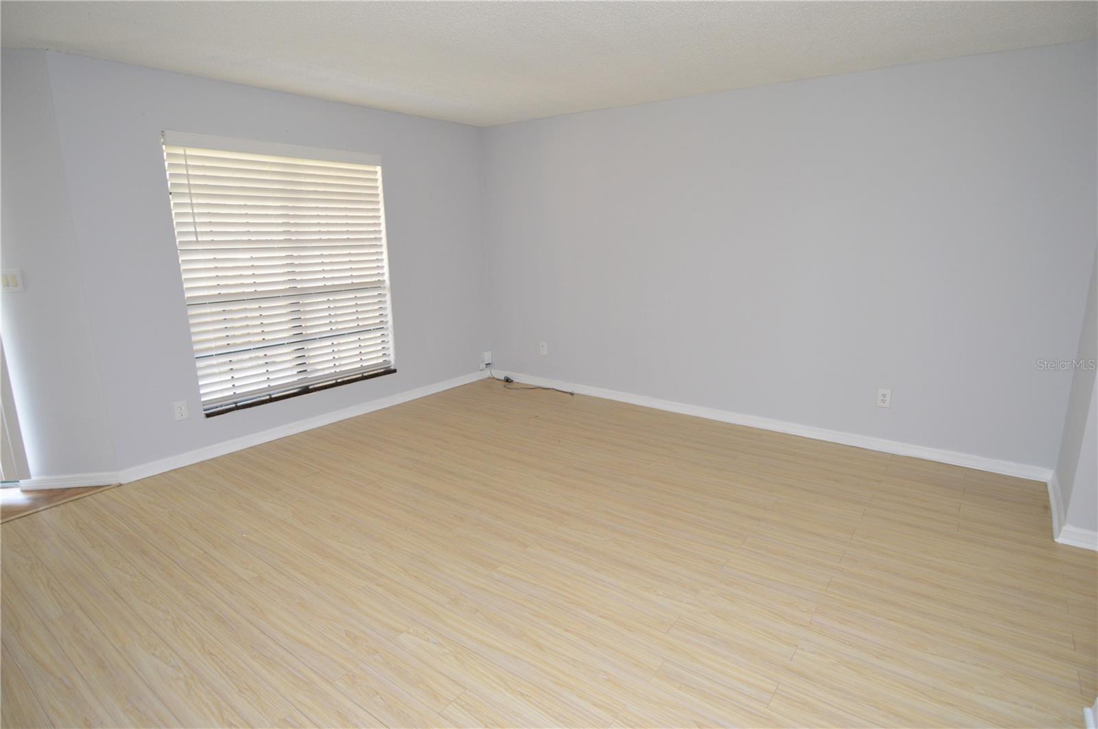 Image 19 of 100 For 8613 Mallard Reserve Drive 102