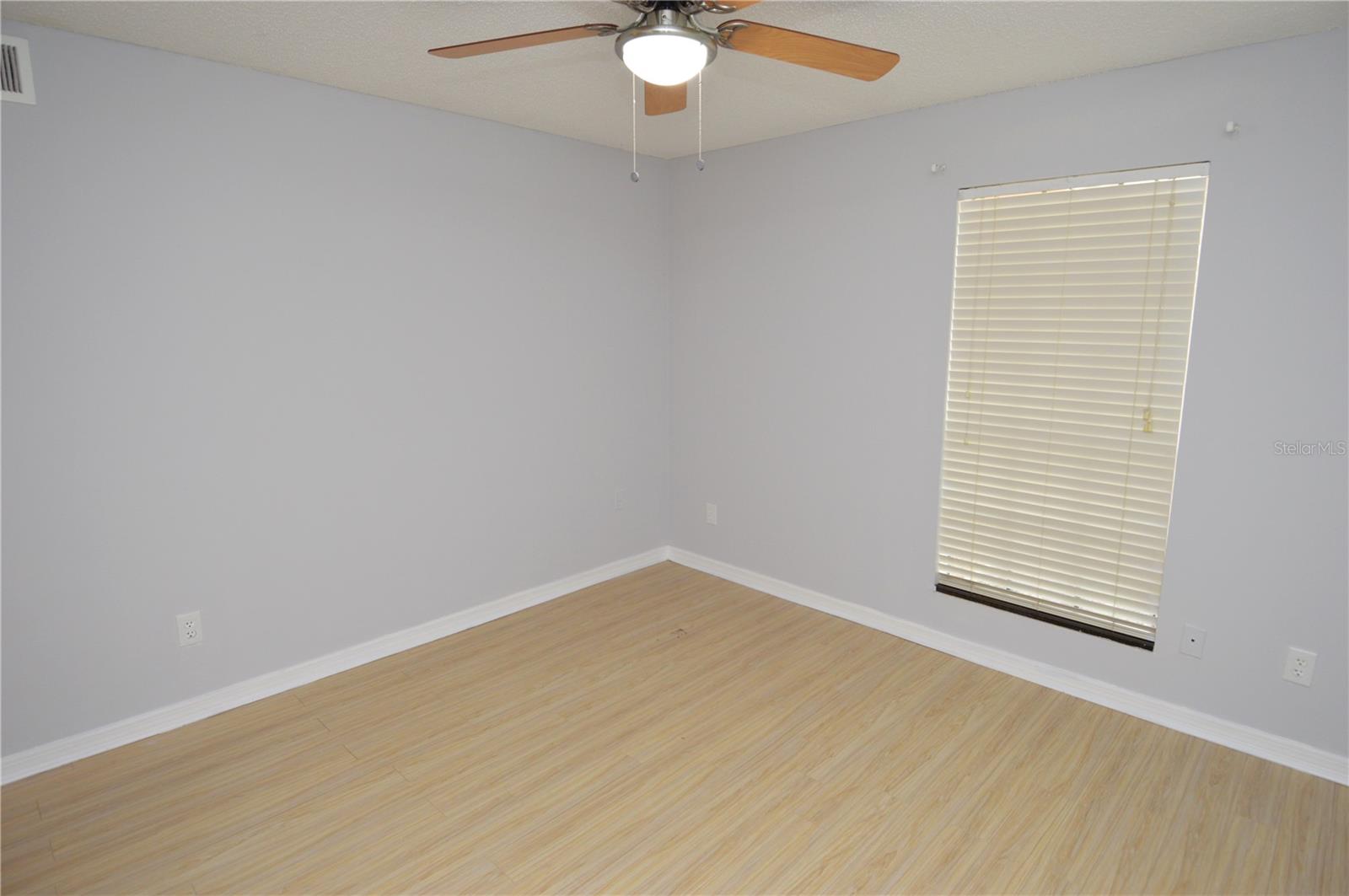 Image 25 of 100 For 8613 Mallard Reserve Drive 102